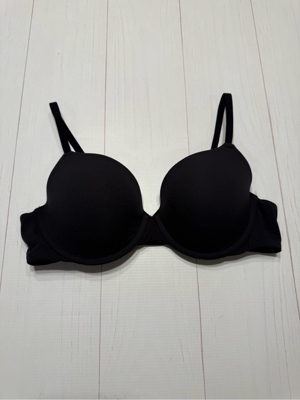 Skims fits everybody t-shirt bra 36B